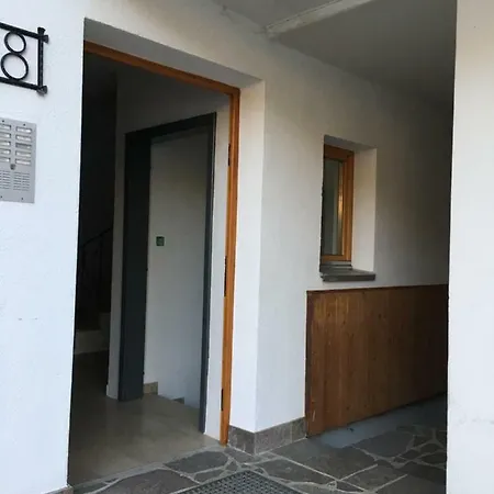 Rainer Sistrans Apartamento *